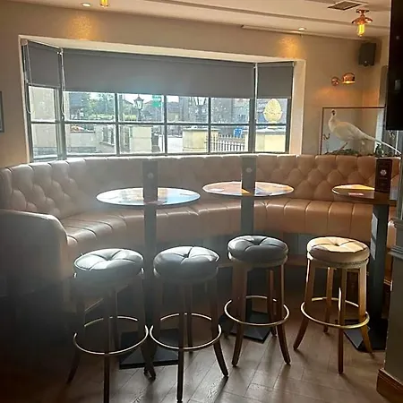 Dalys Inn 2*