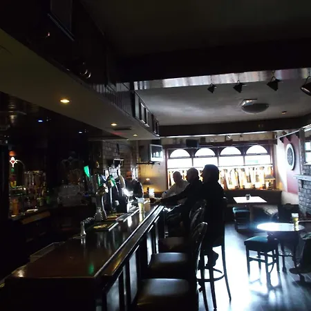 Dalys Inn 2*
